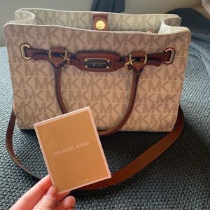 Michael Kors Hamilton Large East West Tote Vanilla